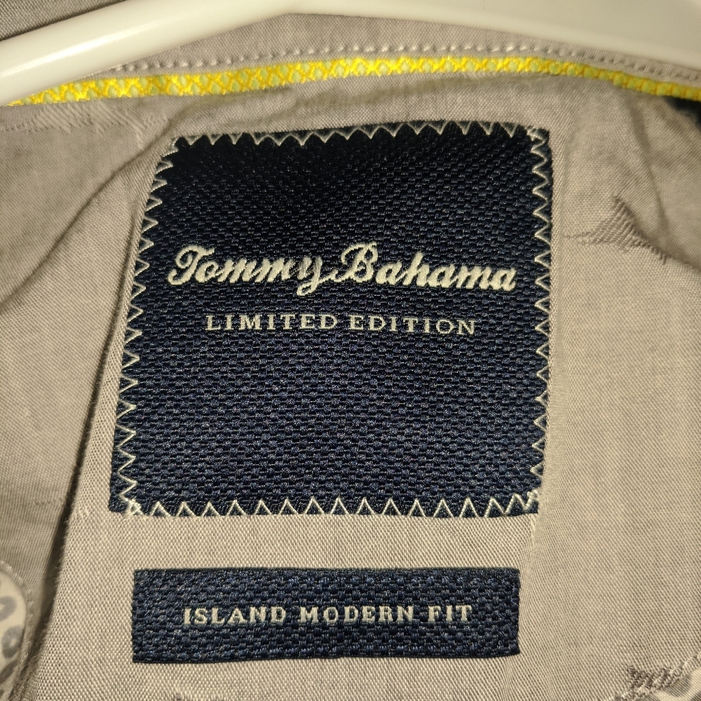 Tommy Bahama Large Island Modern Fit Shirt - Picture 2 of 8